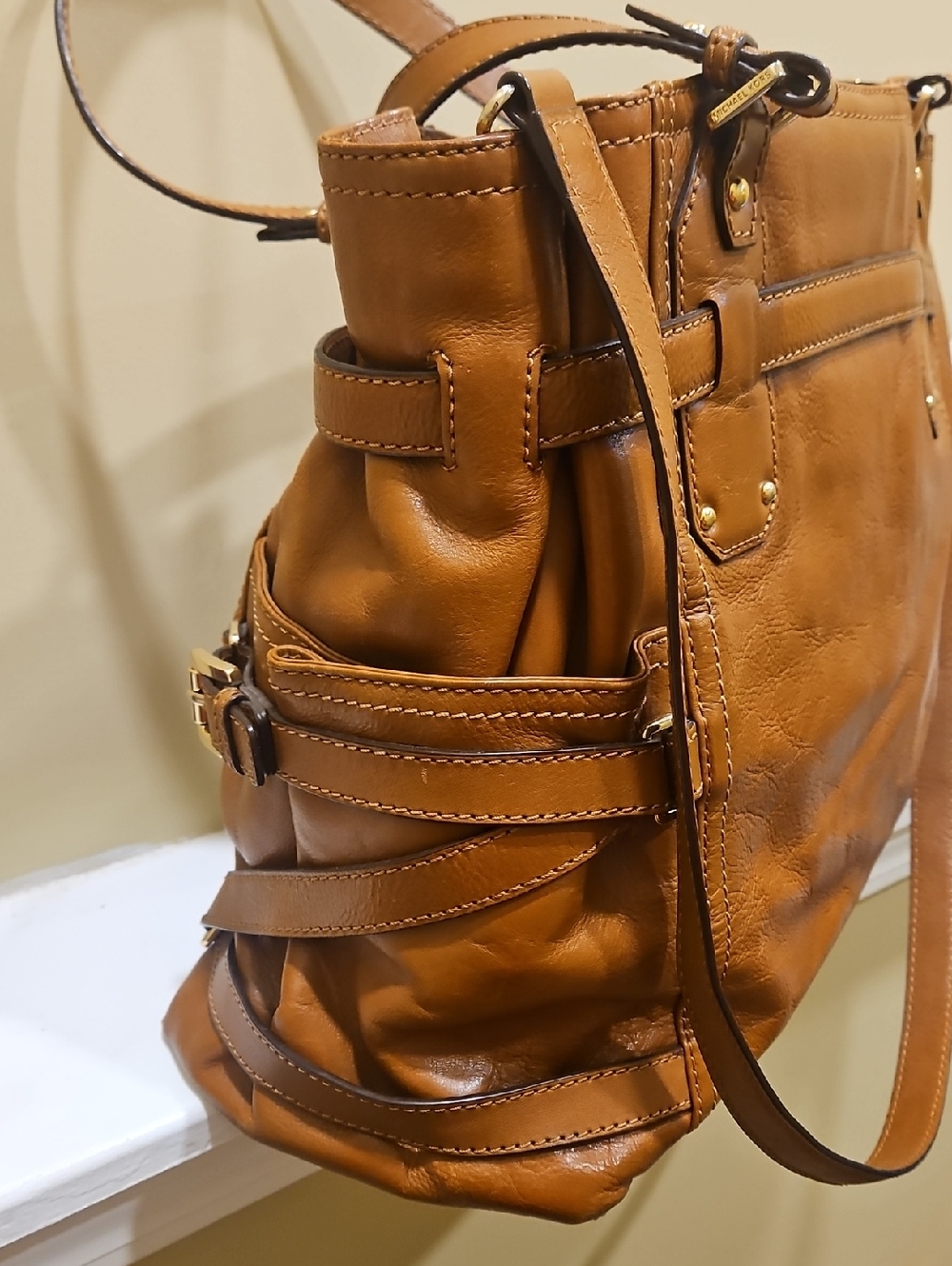 Michael Kors Gansevoort Large Leather Tote - Picture 6 of 16